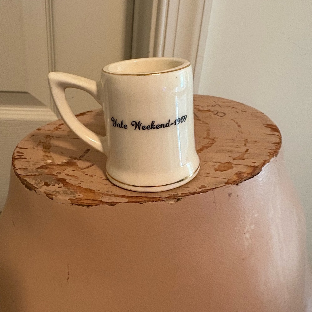 Yale Weekend 1959 Balfour Ceramic mini mug